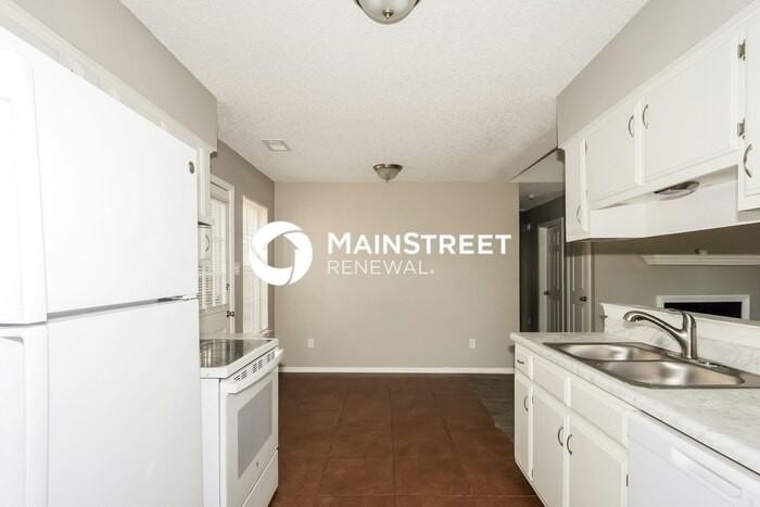 4568 Summer Crk N - Photo 6 of 16