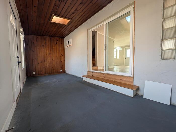 140 Park St E - Photo 6 of 26