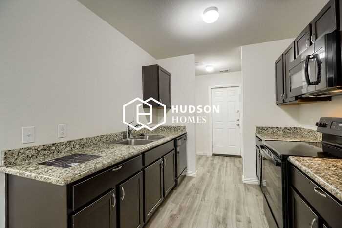 1120 W Owing St - Photo 4 of 14