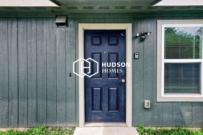 415 E Garrison Ave #B - Photo 3 of 17