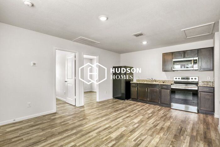 415 E Garrison Ave #B - Photo 7 of 17