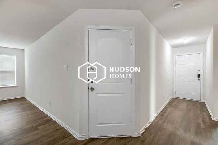 4508 Wiman Dr - Photo 3 of 14