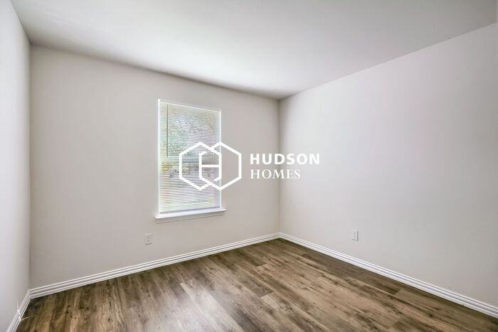 4508 Wiman Dr - Photo 7 of 14