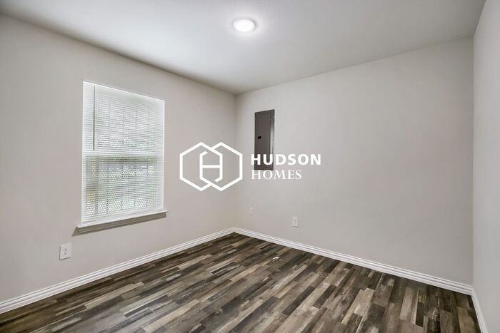 4717 Owenwood Ave - Photo 7 of 14