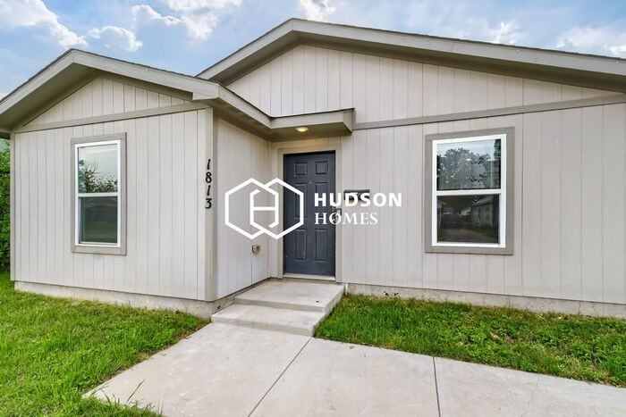 1813 Polk St - Photo 3 of 14