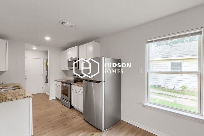 1813 Polk St - Photo 5 of 14