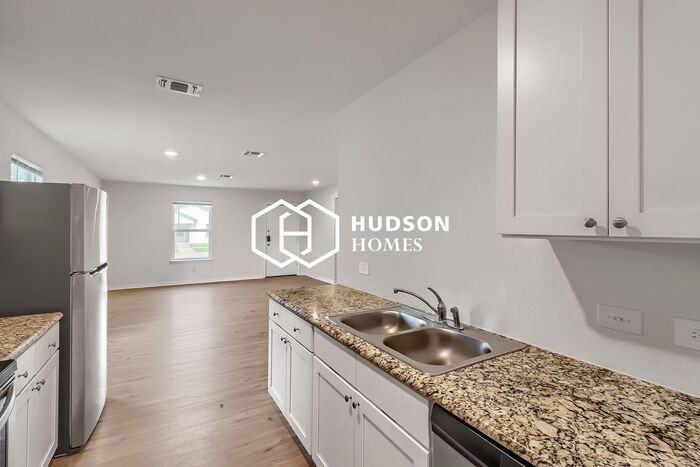 1813 Polk St - Photo 6 of 14