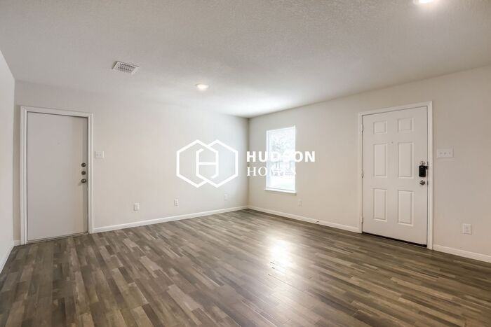 608 N 18th St #B - Photo 3 of 14