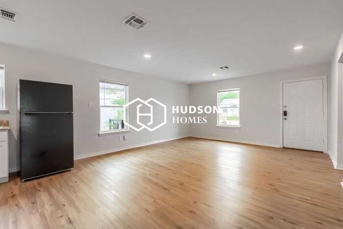 1901 Giddings St - Photo 4 of 14