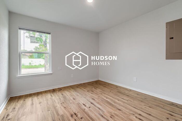 1901 Giddings St - Photo 7 of 14