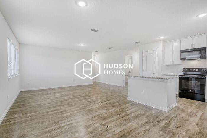 2027 Clay St - Photo 4 of 14