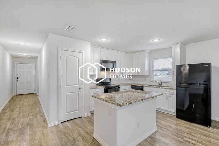 2027 Clay St - Photo 5 of 14