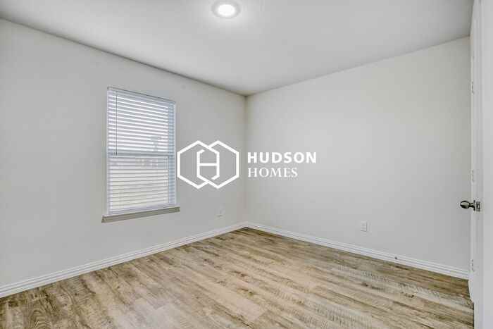 2027 Clay St - Photo 7 of 14