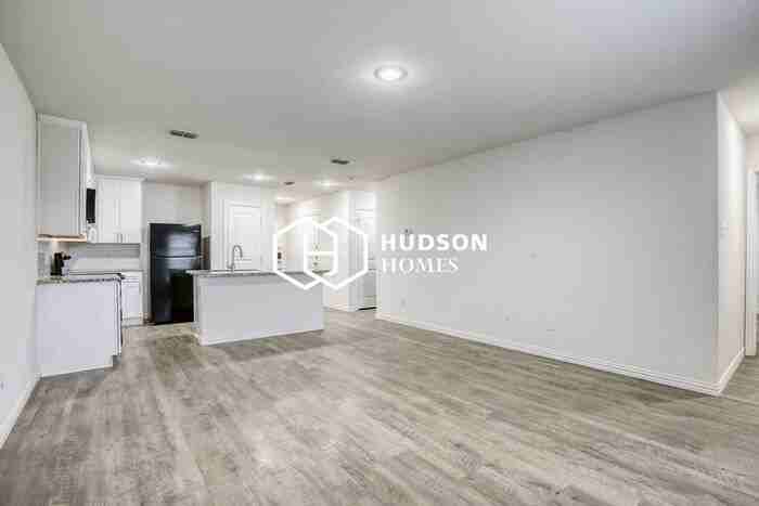 2029 Clay St - Photo 4 of 14