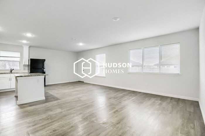 2031 Clay St - Photo 3 of 14