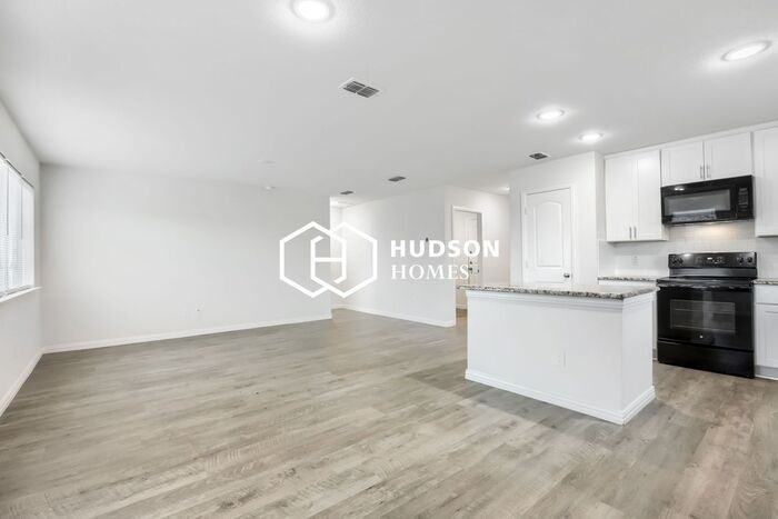 2031 Clay St - Photo 4 of 14