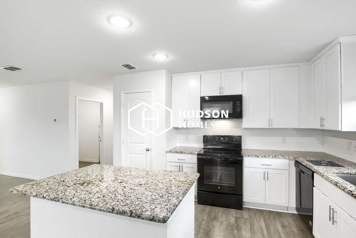 2031 Clay St - Photo 6 of 14