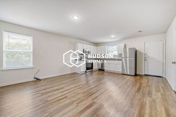 2128 R W Bivens Ln - Photo 4 of 14