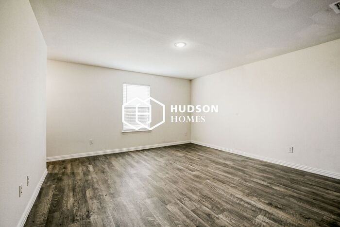 2712 William St - Photo 3 of 14