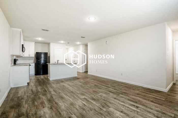 2712 William St - Photo 4 of 14