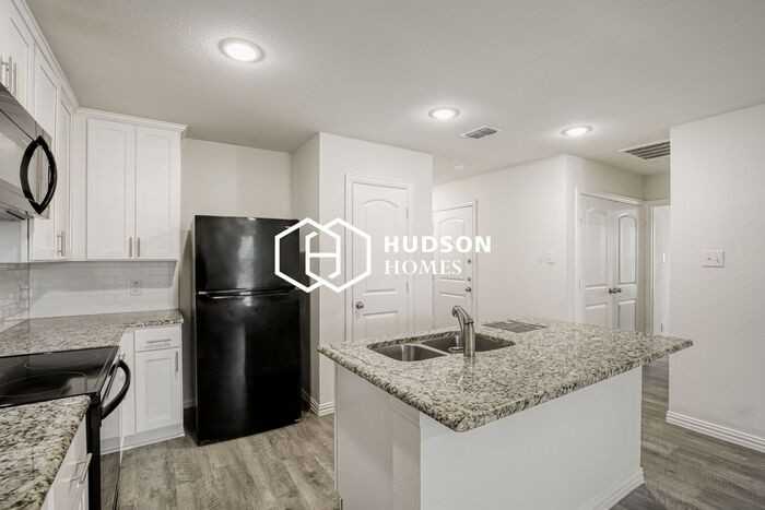 2712 William St - Photo 5 of 14