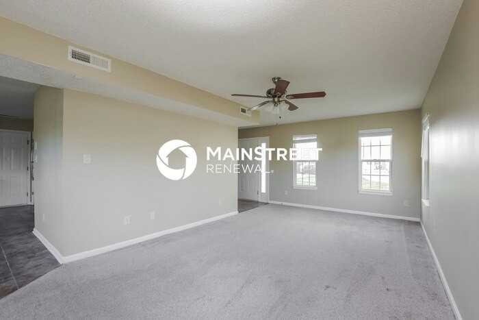 5904 Carolina Manor Ct - Photo 5 of 17