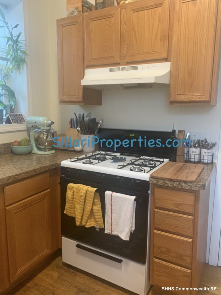 64 Vinal Ave #1A - Photo 2 of 15