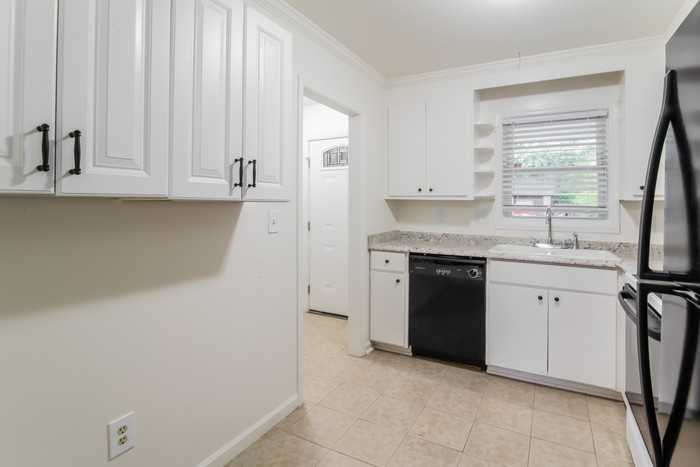 4508 Outwood Dr - Photo 5 of 10