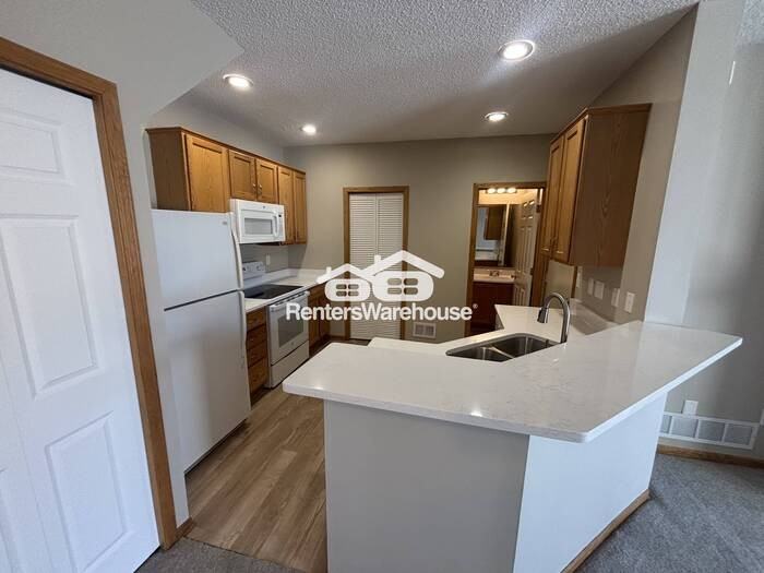 1905 Wildflower Ct - Photo 4 of 21