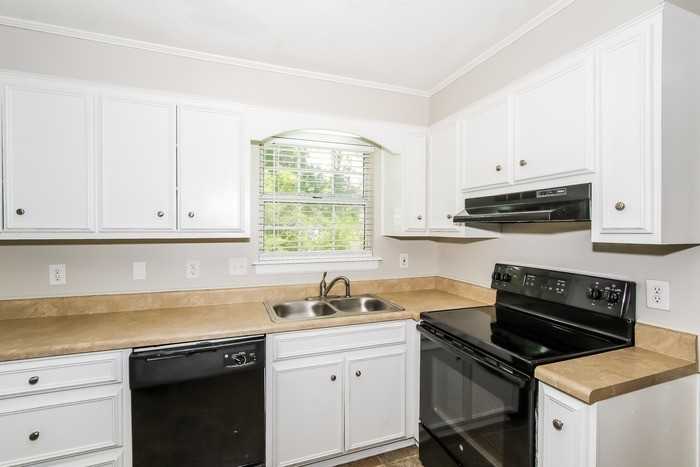 3025 Silverwood Dr - Photo 6 of 12