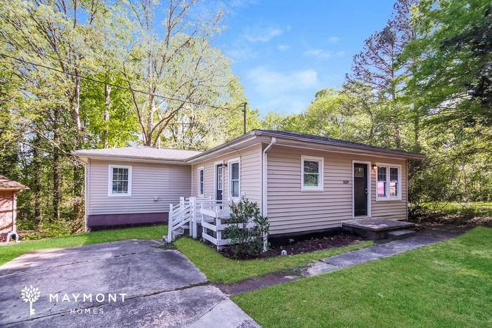 2139 Charles St - Photo 4 of 12