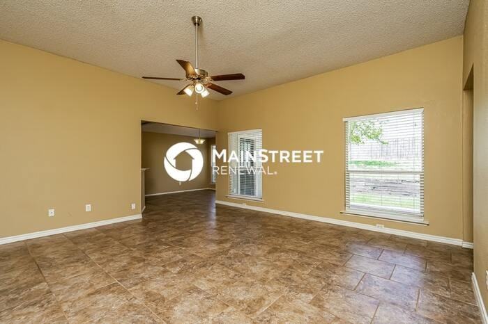 1208 Mirike Dr - Photo 3 of 16