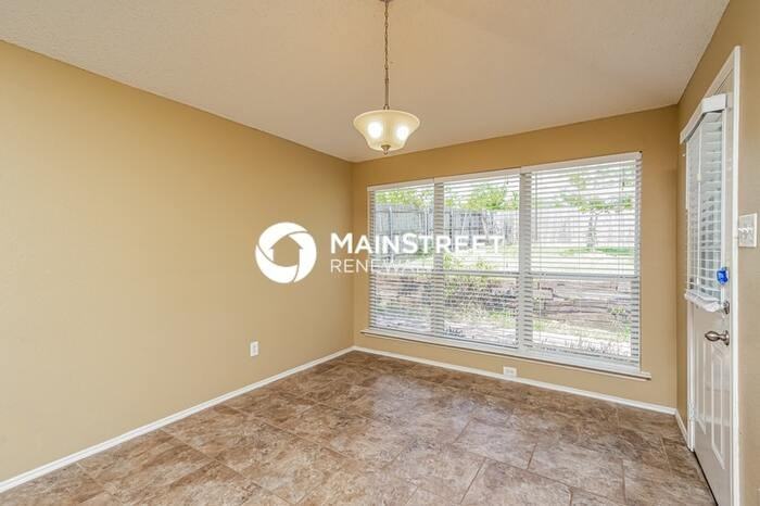 1208 Mirike Dr - Photo 5 of 16