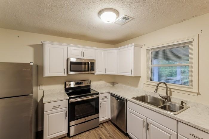 4804 Eastern Hills Ln - Photo 5 of 11