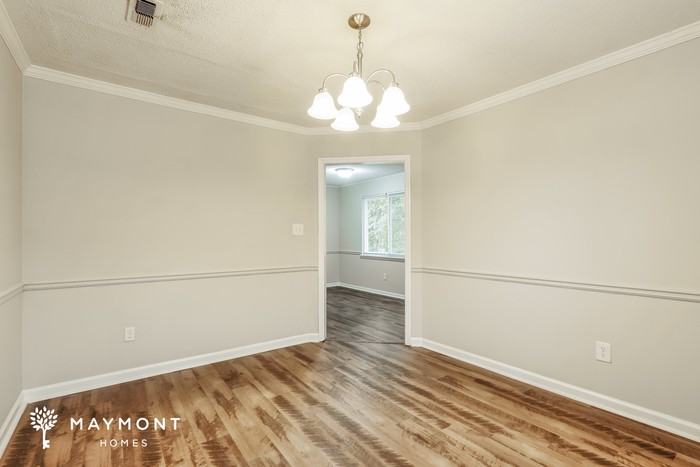 4327 Parkwood Dr - Photo 4 of 11