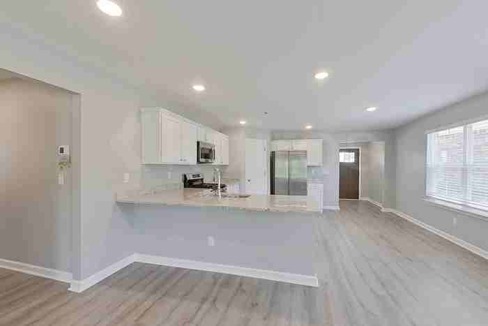 625 June St - Photo 7 of 22