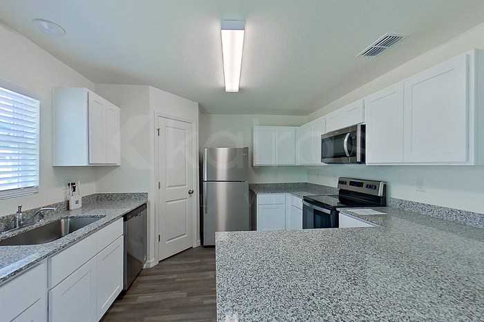 21262 Quesada Ave - Photo 6 of 19