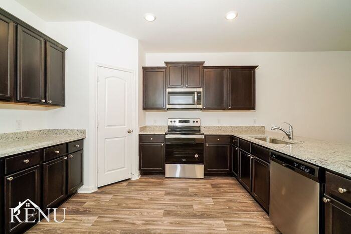 17041 Dusty Boots Ln - Photo 4 of 25