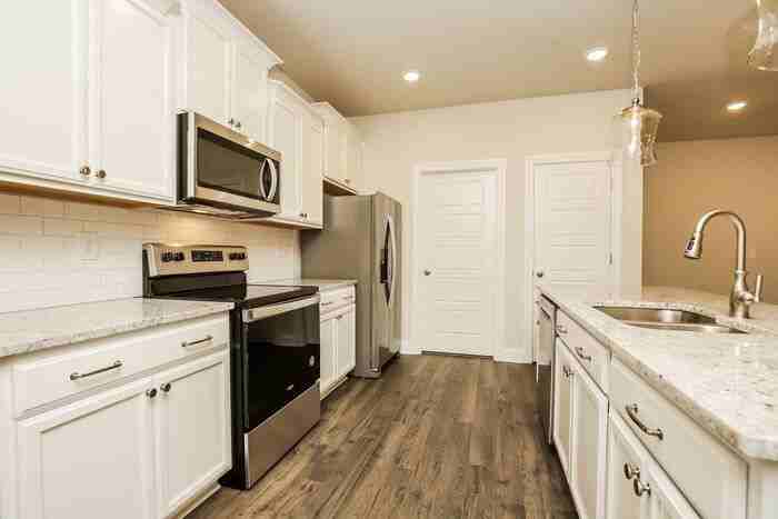 2436 Elmcroft Ave - Photo 7 of 25