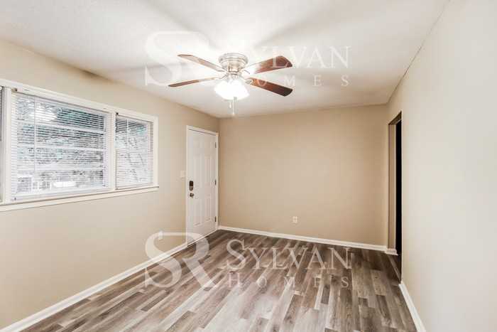 135 Wildwood Dr - Photo 4 of 16