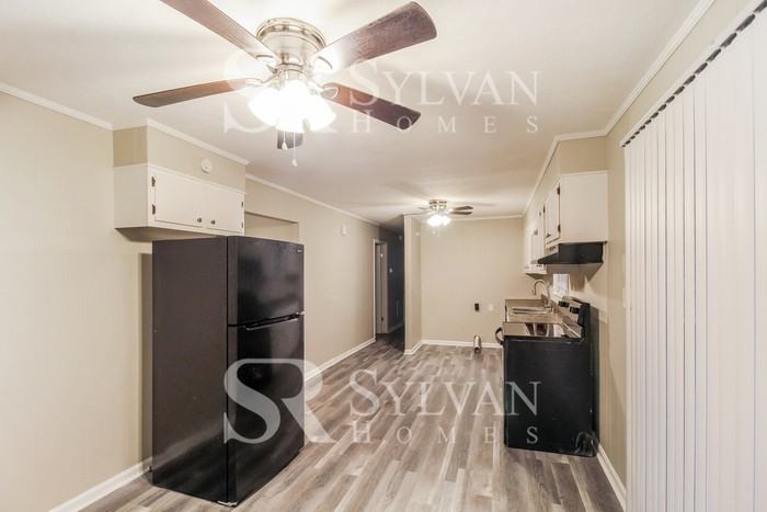 135 Wildwood Dr - Photo 5 of 16