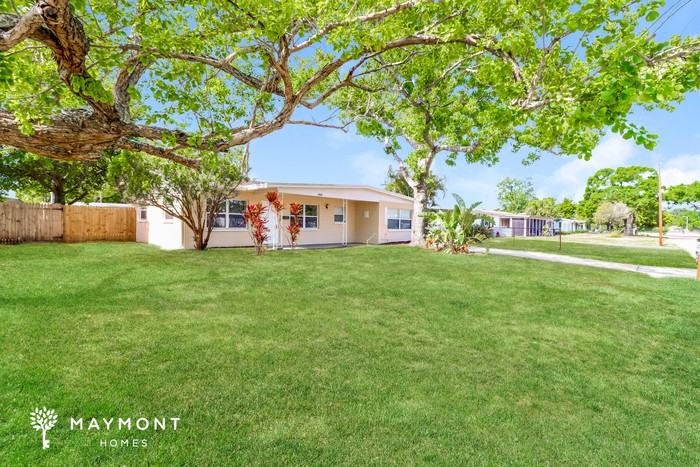 5358 97th Ter N - Photo 2 of 3