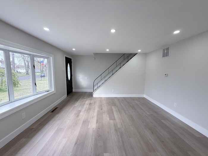 315 Park Ave - Photo 2 of 33