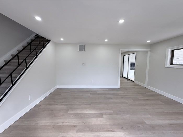 315 Park Ave - Photo 5 of 33