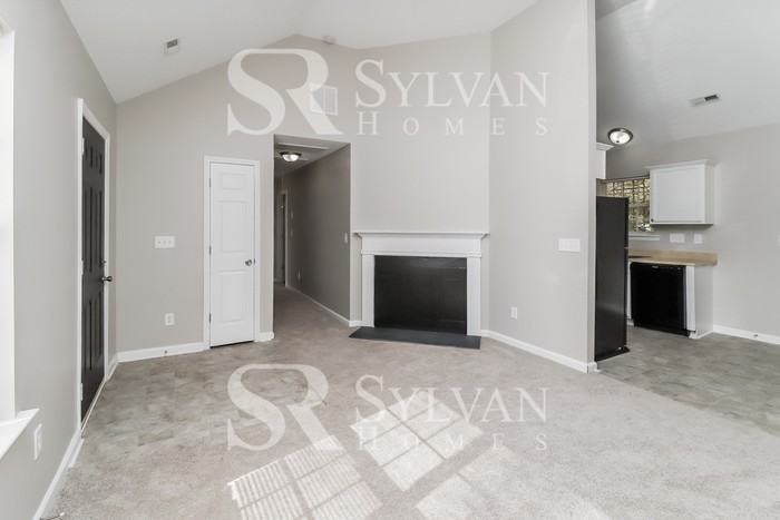 2800 Oneida Rd - Photo 3 of 16