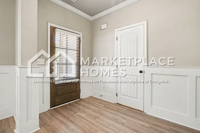 110 Hawthorn Ln - Photo 5 of 31