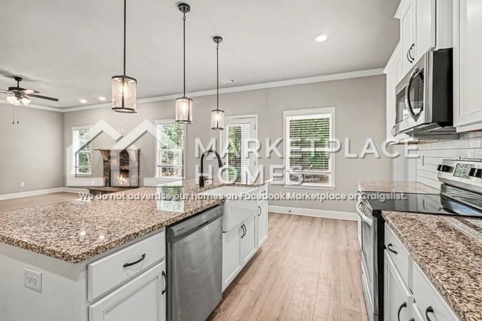 110 Hawthorn Ln - Photo 7 of 31