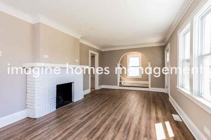 1647 Parkwood Rd - Photo 5 of 20