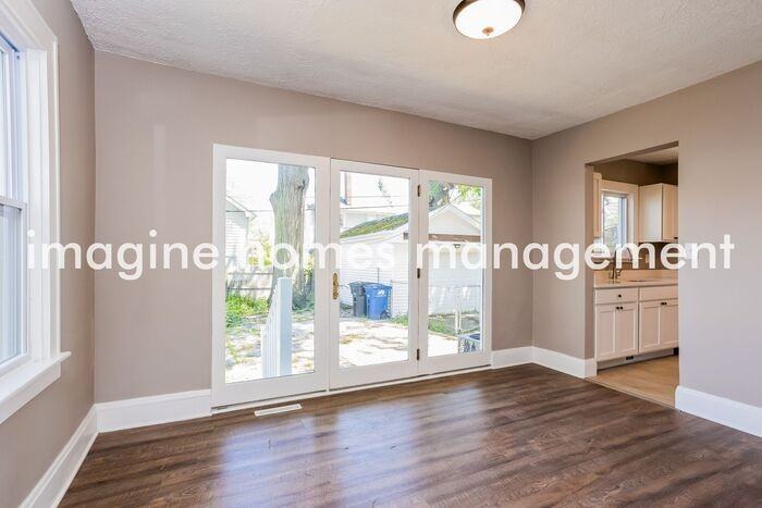 1647 Parkwood Rd - Photo 7 of 20