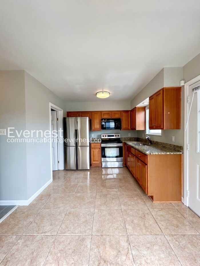 800 Catherine St - Photo 3 of 24